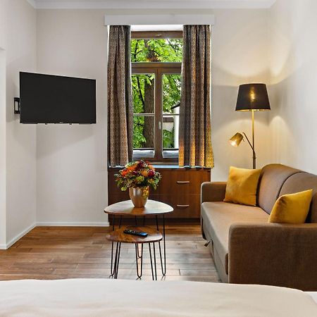Hotel Deutsche Eiche Munchen Bagian luar foto