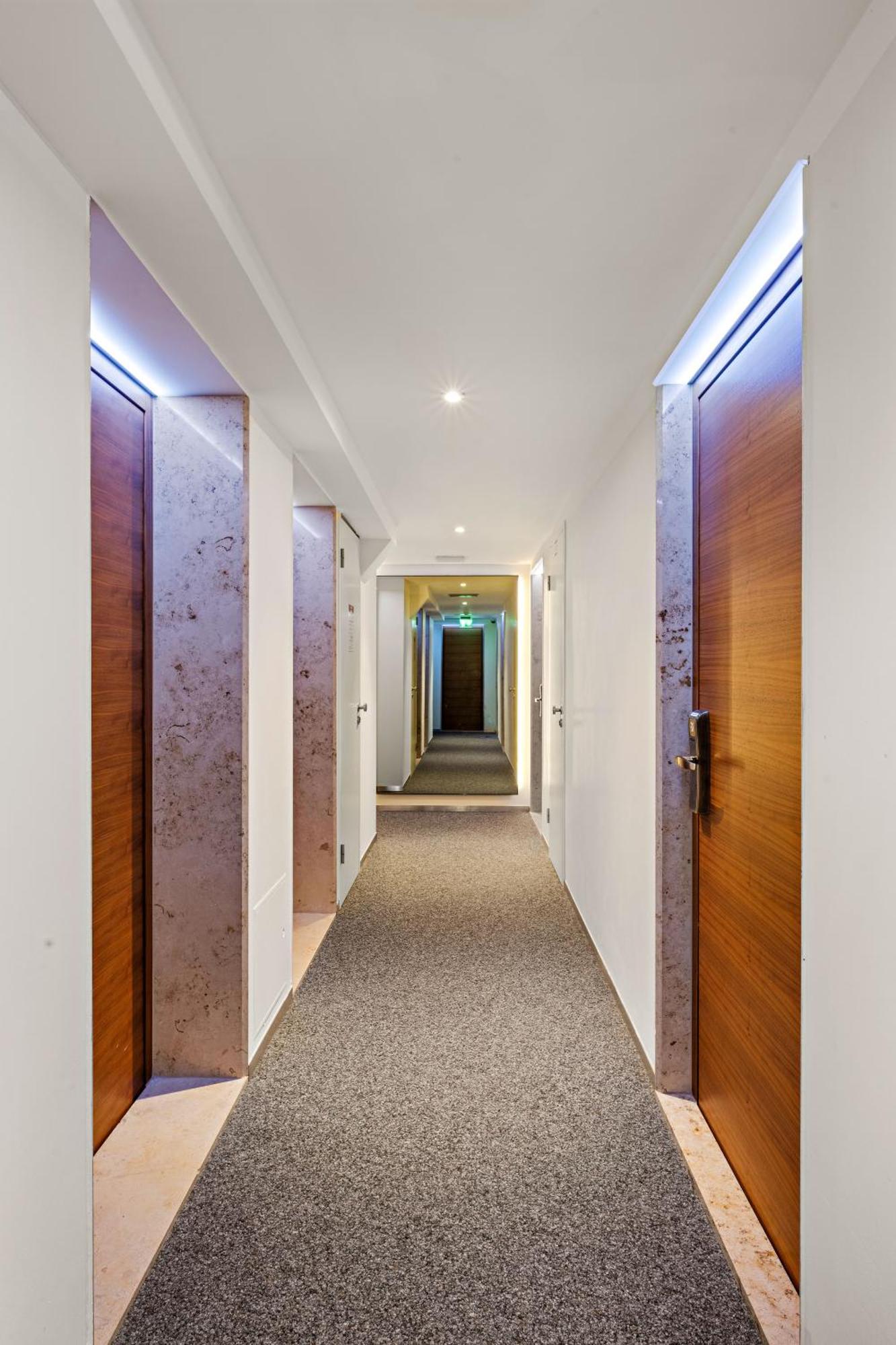 Hotel Deutsche Eiche Munchen Bagian luar foto