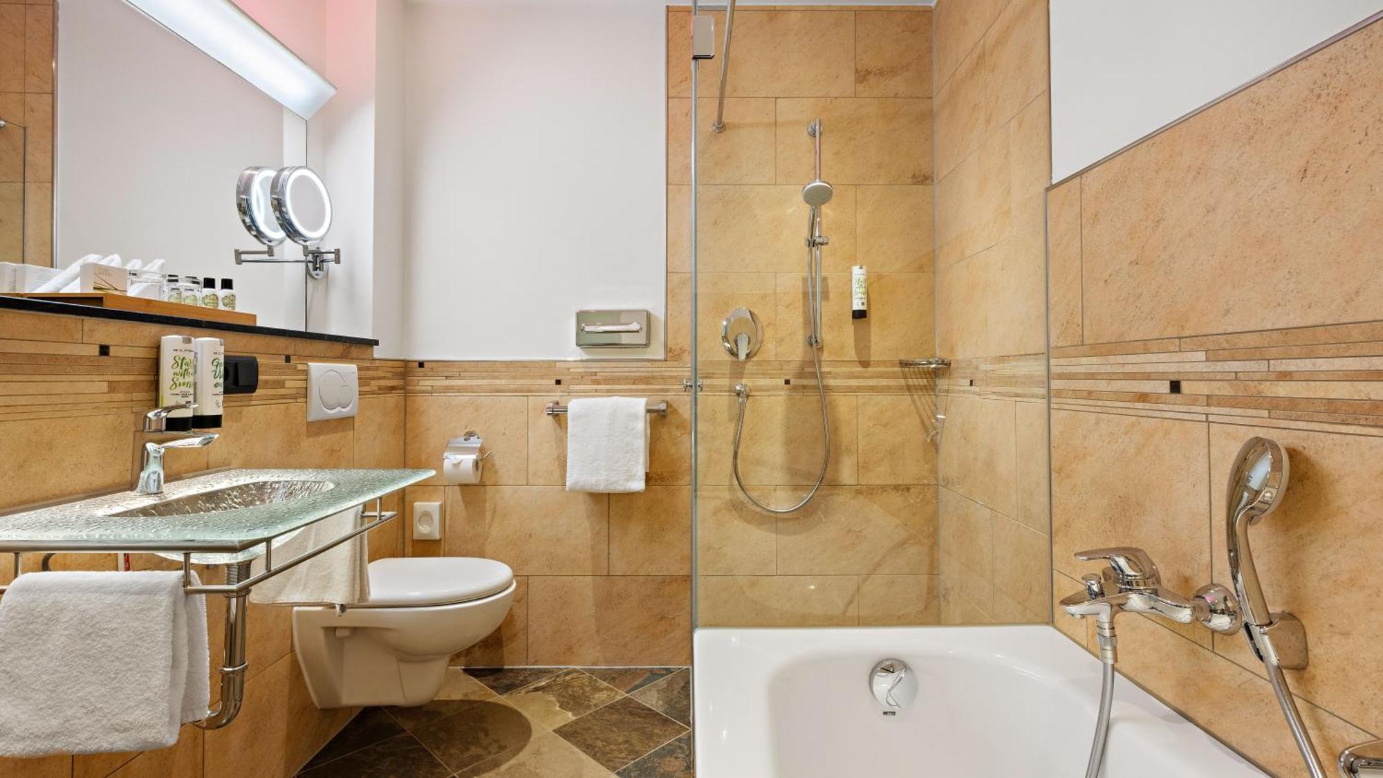 Hotel Deutsche Eiche Munchen Bagian luar foto