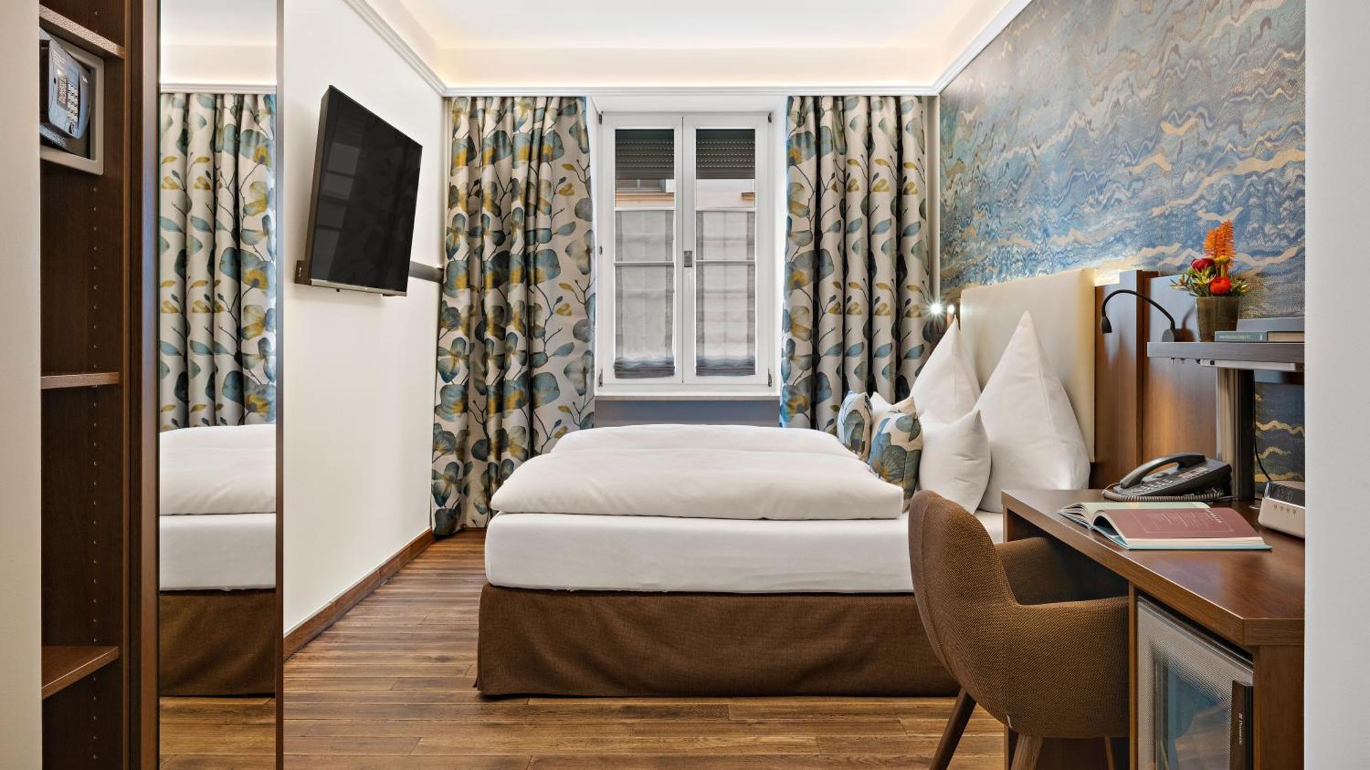 Hotel Deutsche Eiche Munchen Bagian luar foto