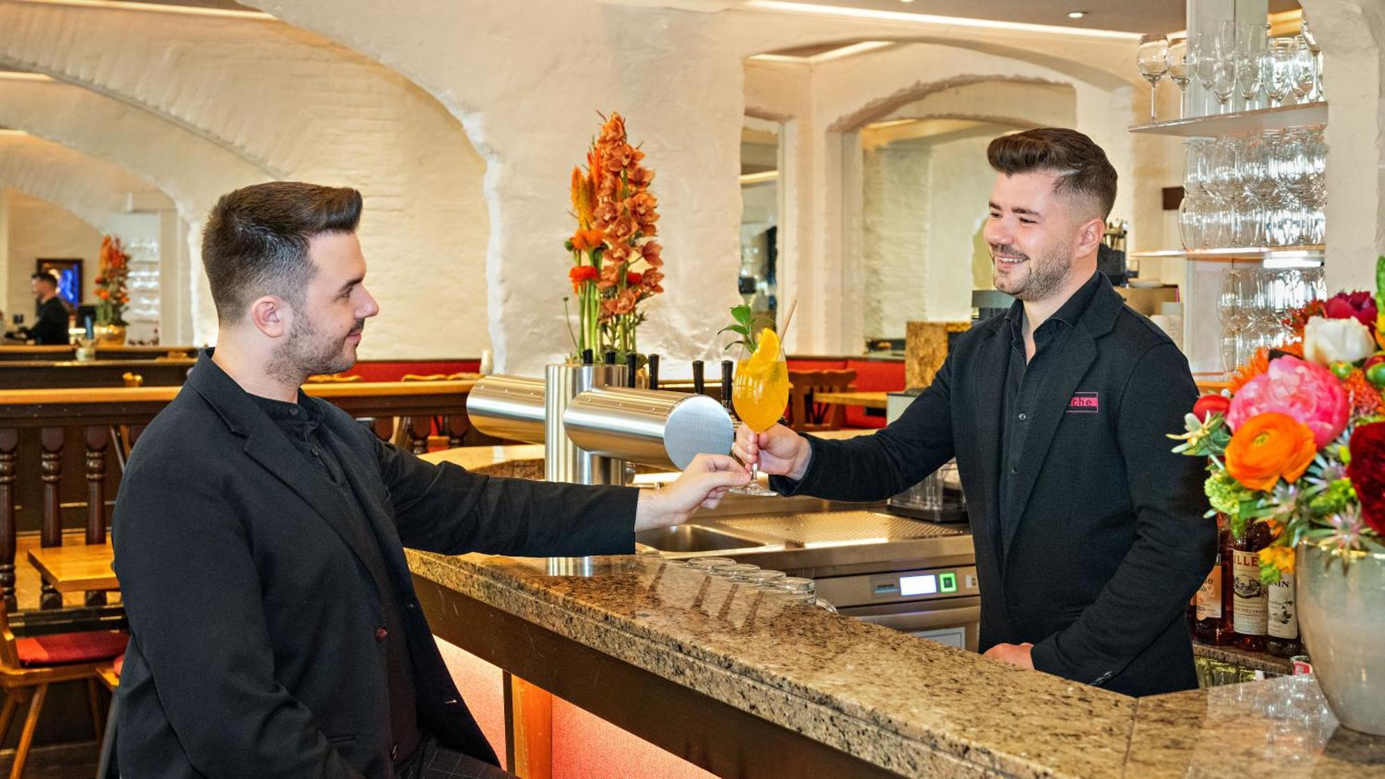 Hotel Deutsche Eiche Munchen Bagian luar foto