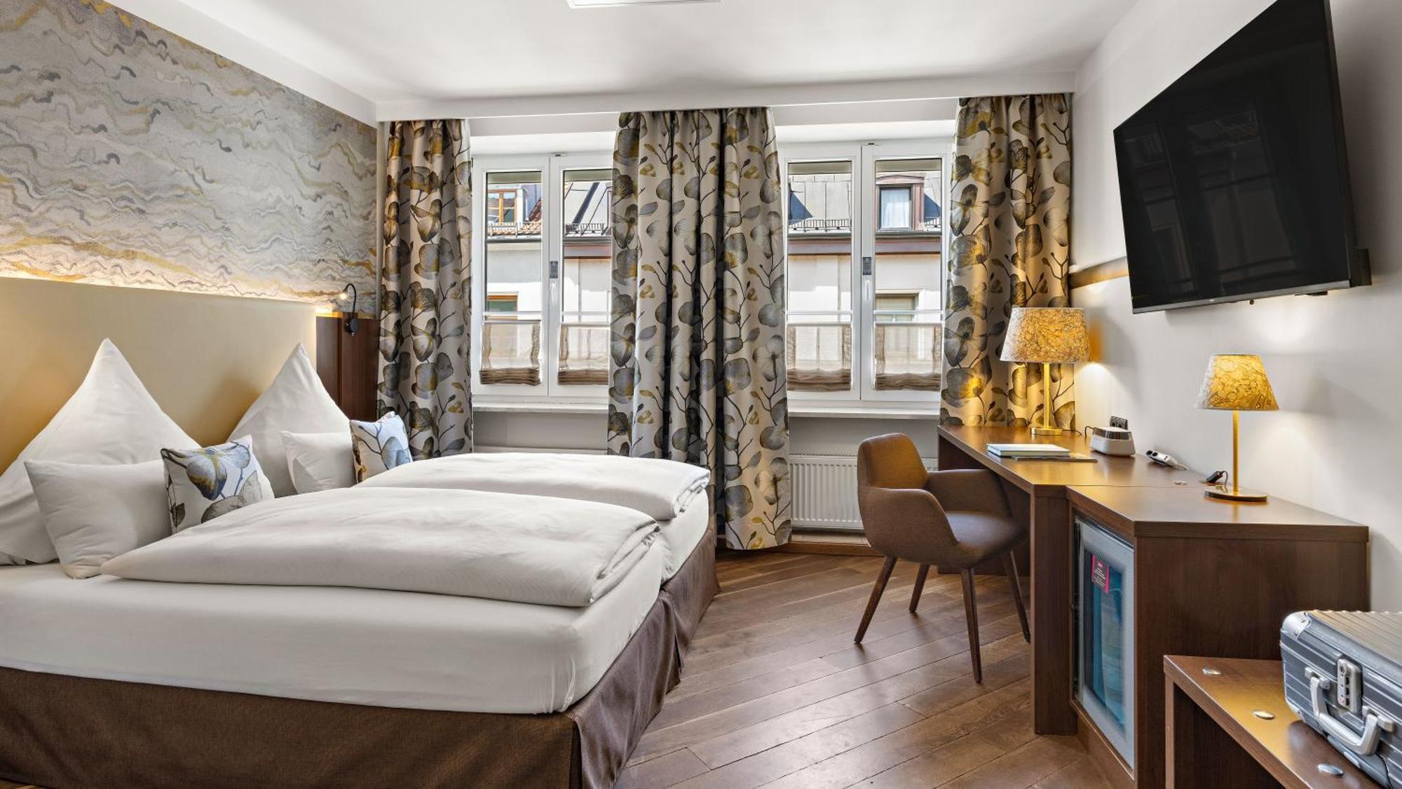 Hotel Deutsche Eiche Munchen Bagian luar foto