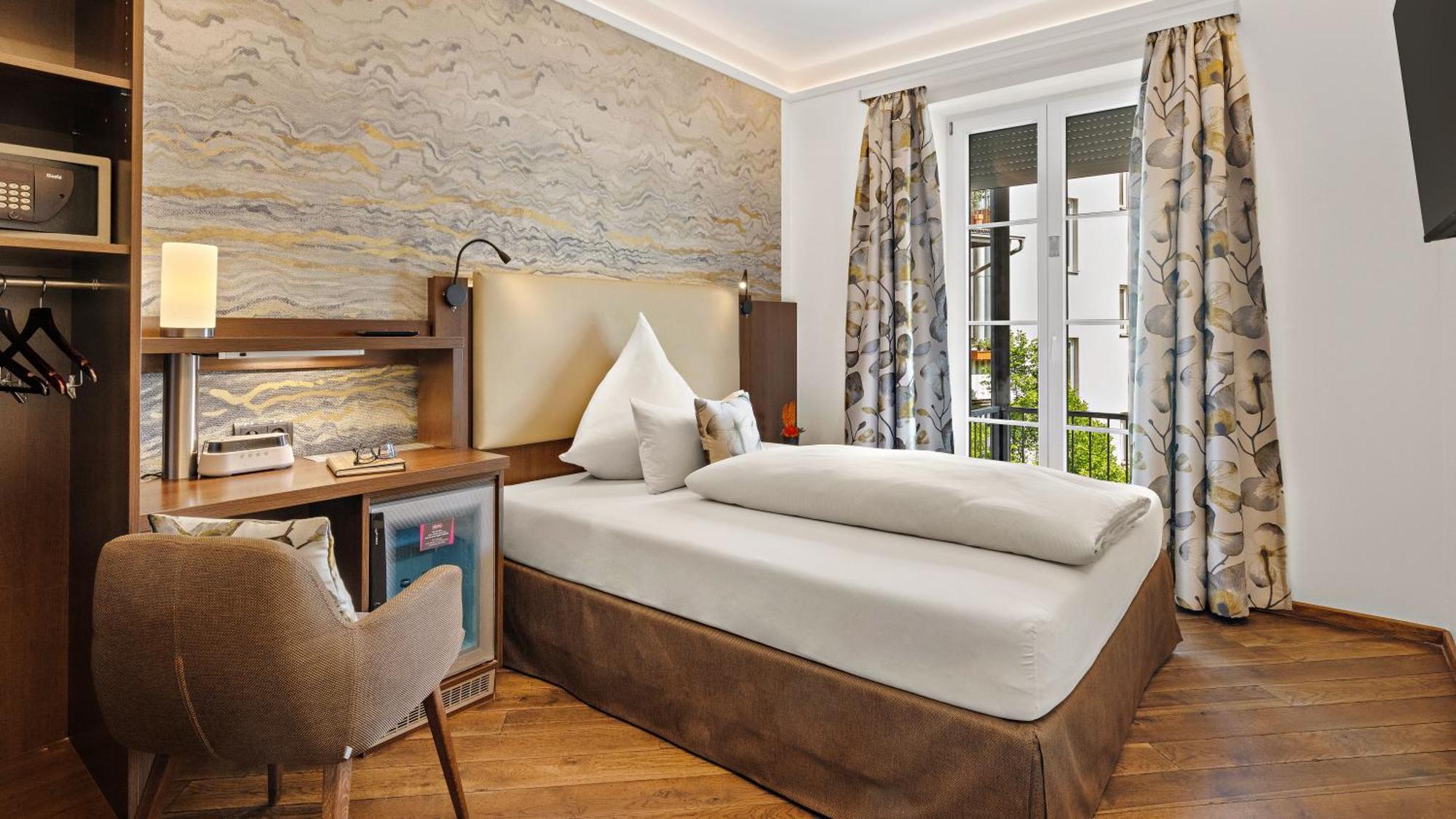 Hotel Deutsche Eiche Munchen Bagian luar foto