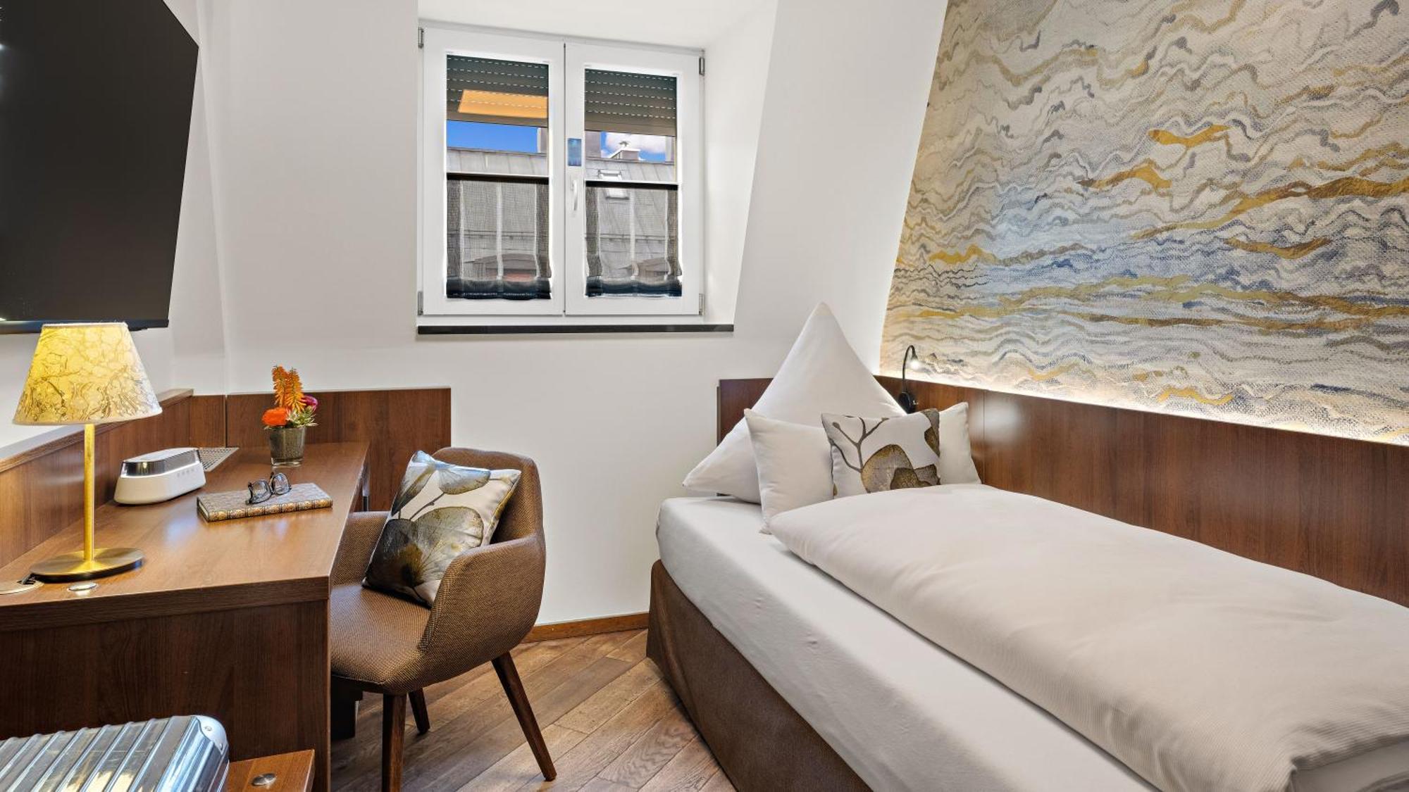 Hotel Deutsche Eiche Munchen Bagian luar foto