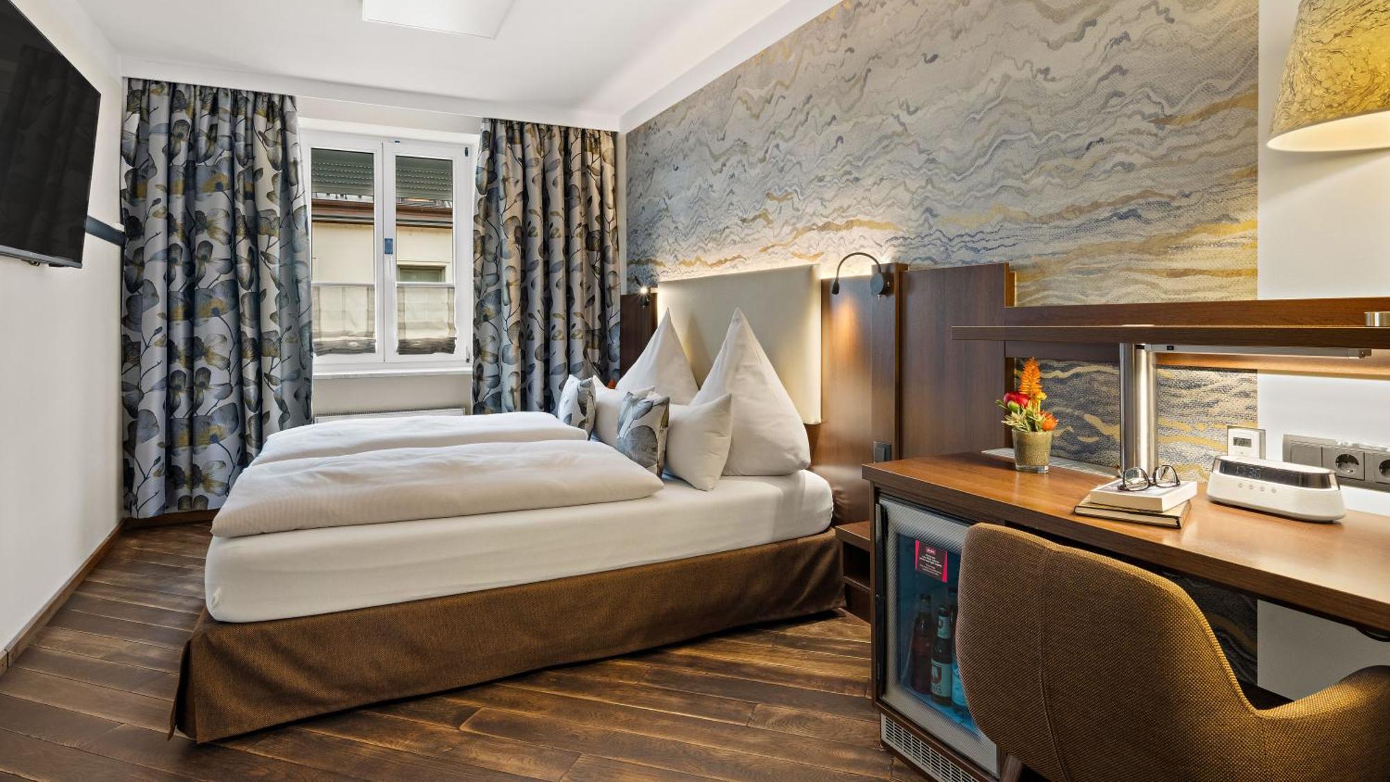 Hotel Deutsche Eiche Munchen Bagian luar foto